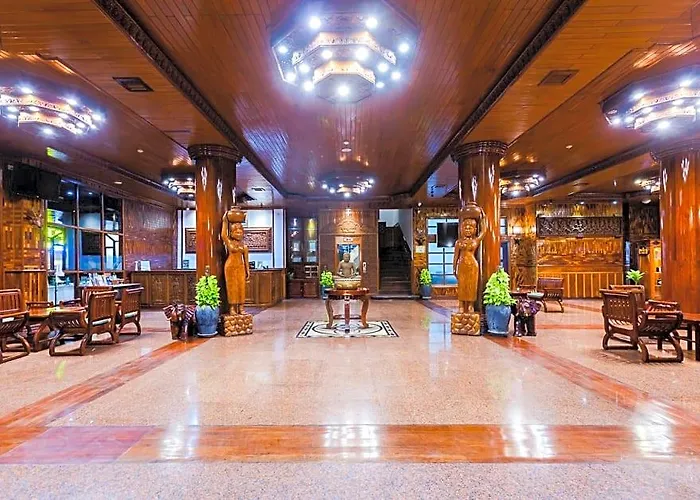 Pierre Hotel 4*